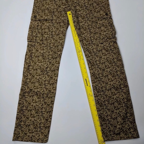 NWT Levi's Slim Straight Camo Cargo Pants 30x30 - Picture 5 of 7